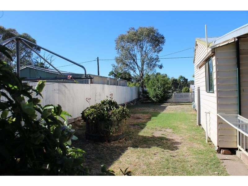 8 Dunstan Street, Eaglehawk VIC 3556