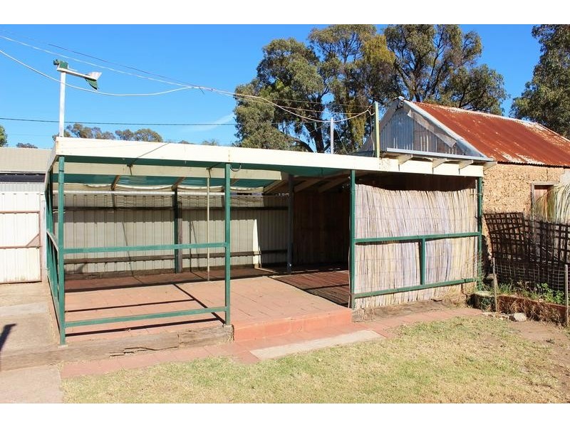 8 Dunstan Street, Eaglehawk VIC 3556