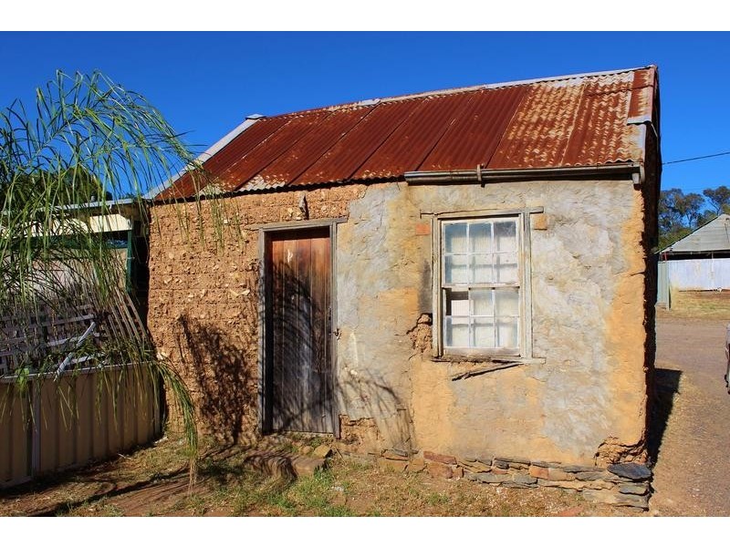 8 Dunstan Street, Eaglehawk VIC 3556