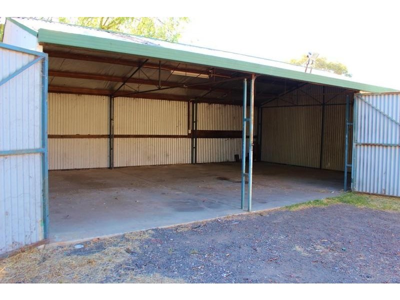 8 Dunstan Street, Eaglehawk VIC 3556