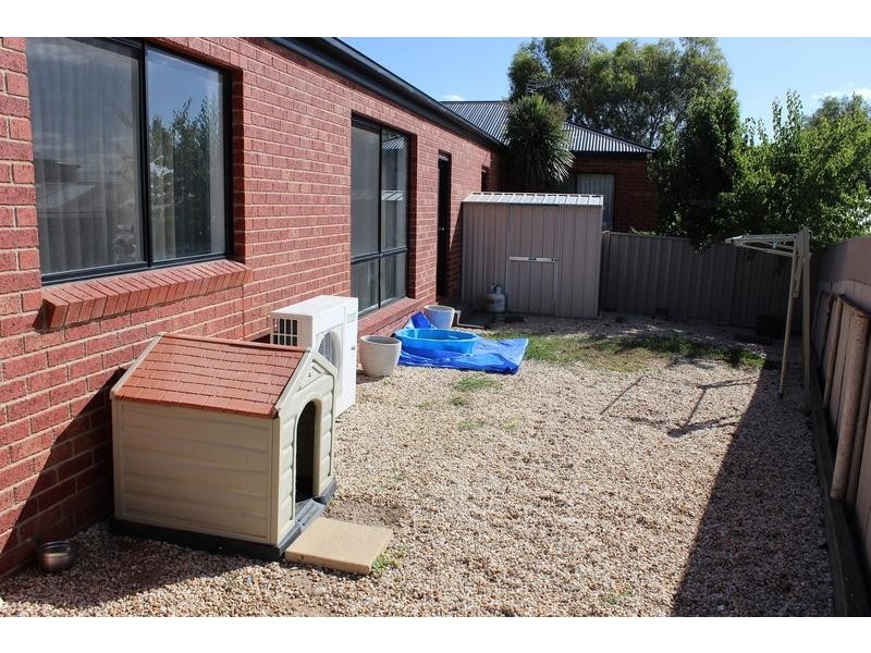 2/8B Elwood Street, Golden Square VIC 3555