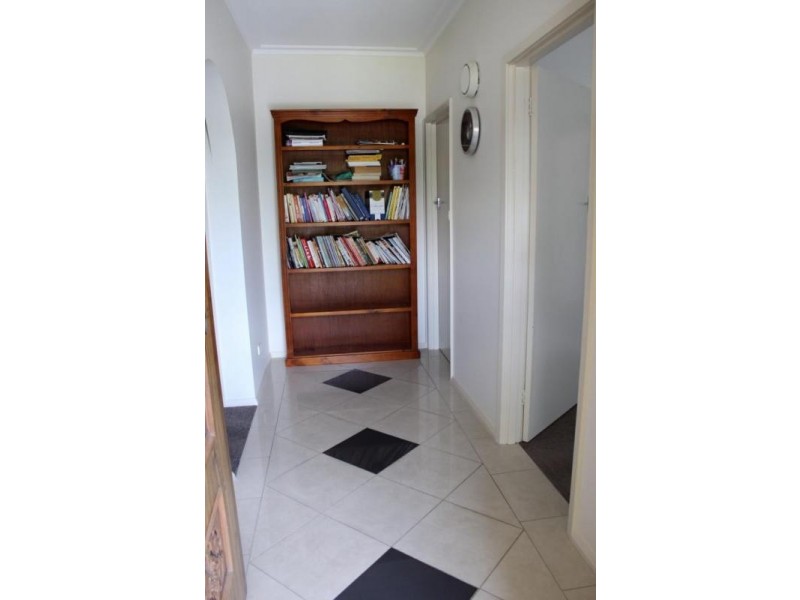 5 Oak Street, Golden Square VIC 3555