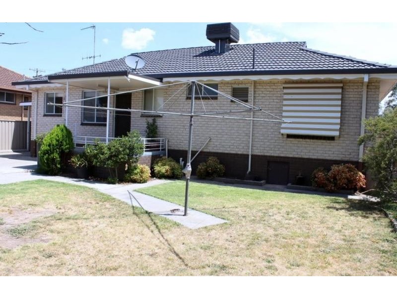 5 Oak Street, Golden Square VIC 3555