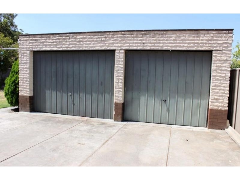 5 Oak Street, Golden Square VIC 3555