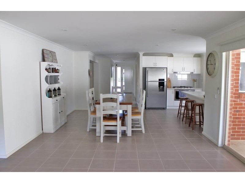 18 Thomas Drive, Marong VIC 3515