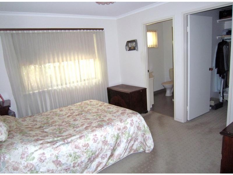 4 Scott Street, White Hills VIC 3550