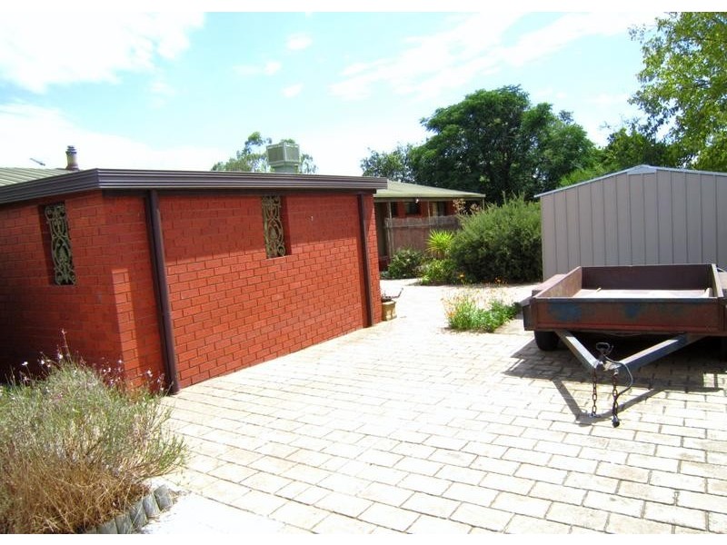 4 Scott Street, White Hills VIC 3550