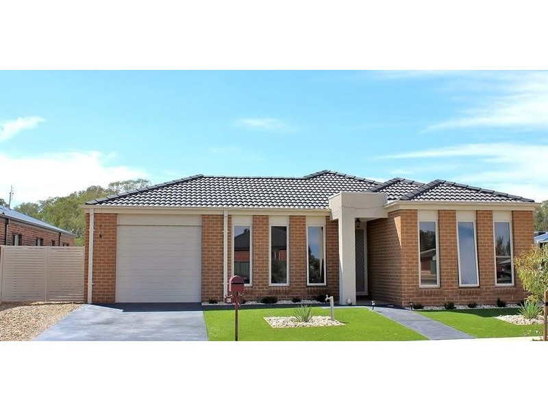 2 Triplett Avenue, Ascot VIC 3551