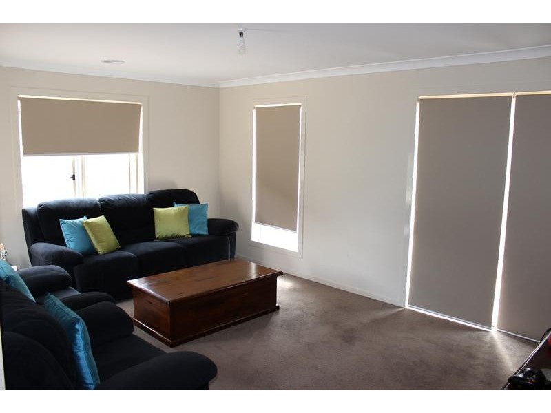 2 Triplett Avenue, Ascot VIC 3551