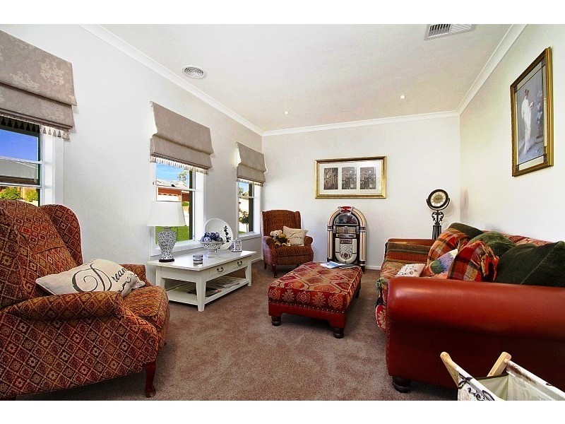 9 Bridle Court, Maiden Gully VIC 3551