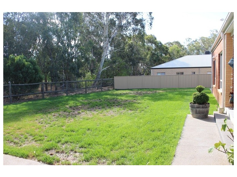 9 Bridle Court, Maiden Gully VIC 3551