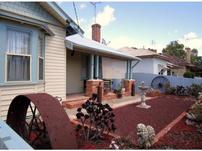 41 Kings Avenue, St Arnaud VIC 3478