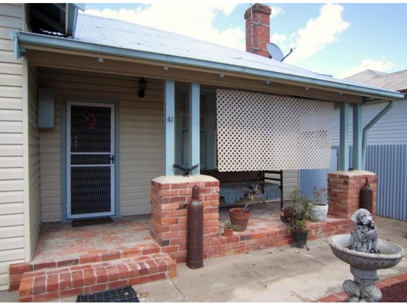 41 Kings Avenue, St Arnaud VIC 3478