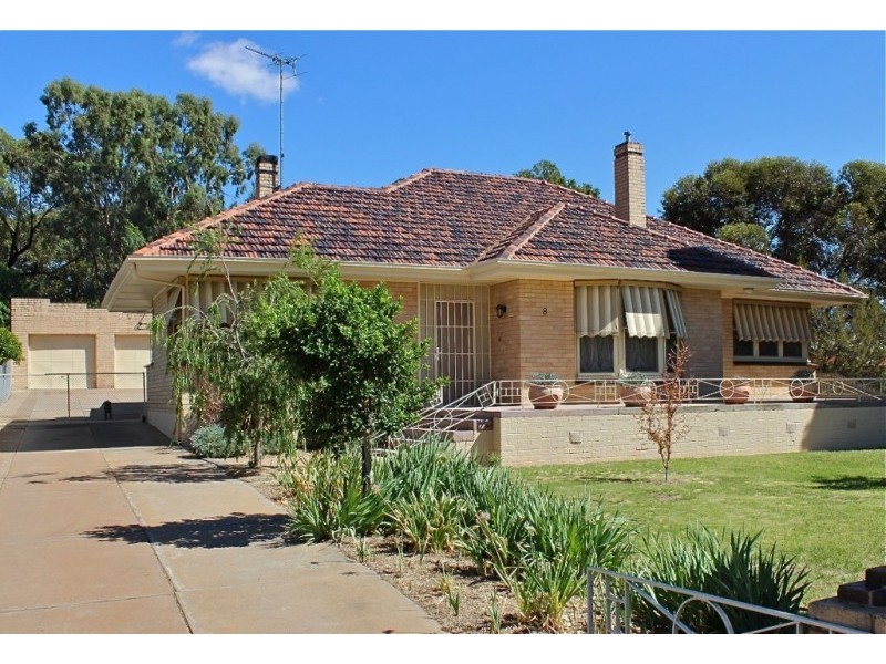 8 Clifton Street, Charlton VIC 3525