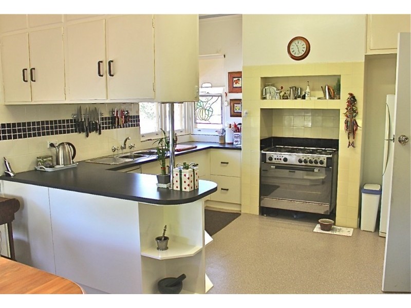 8 Clifton Street, Charlton VIC 3525