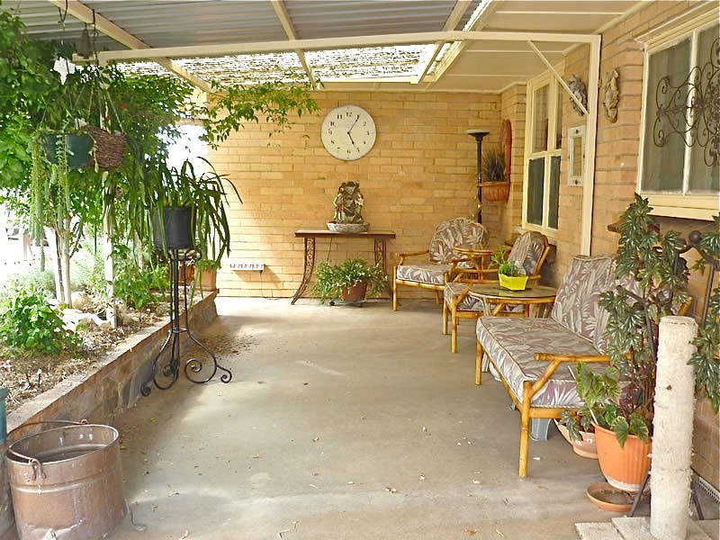 8 Clifton Street, Charlton VIC 3525