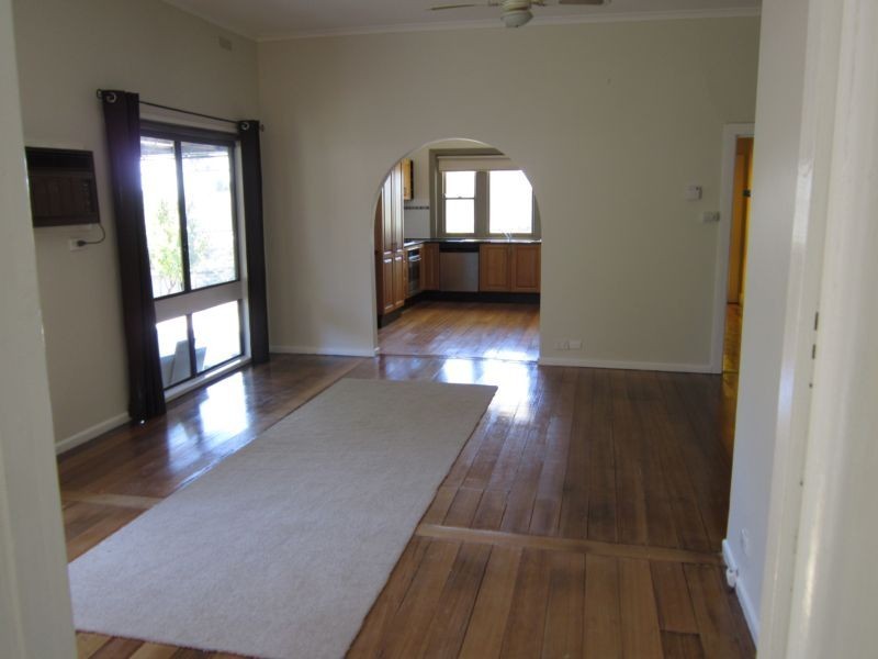 16 Esler Street, California Gully VIC 3556