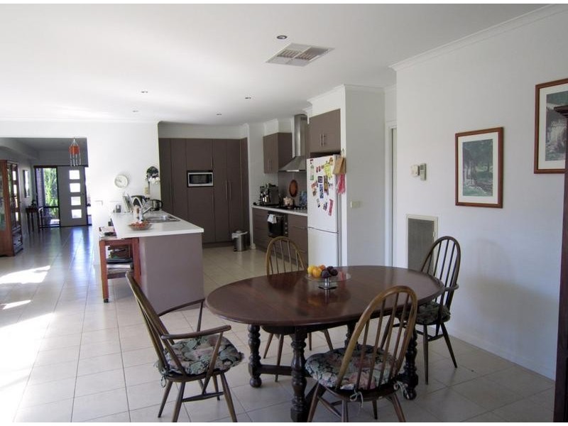 54 Londonderry Way, Epsom VIC 3551