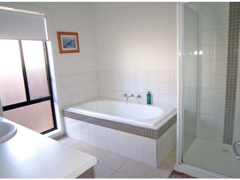 54 Londonderry Way, Epsom VIC 3551