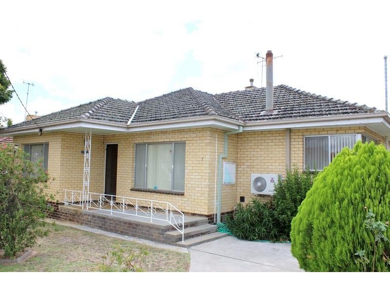 7 Poplar Street, Golden Square VIC 3555