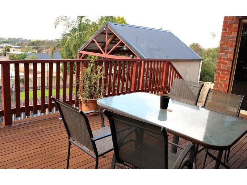 46 Browning Street, Kangaroo Flat VIC 3555