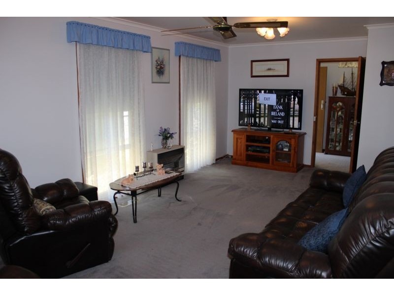 1 Roy Court, California Gully VIC 3556