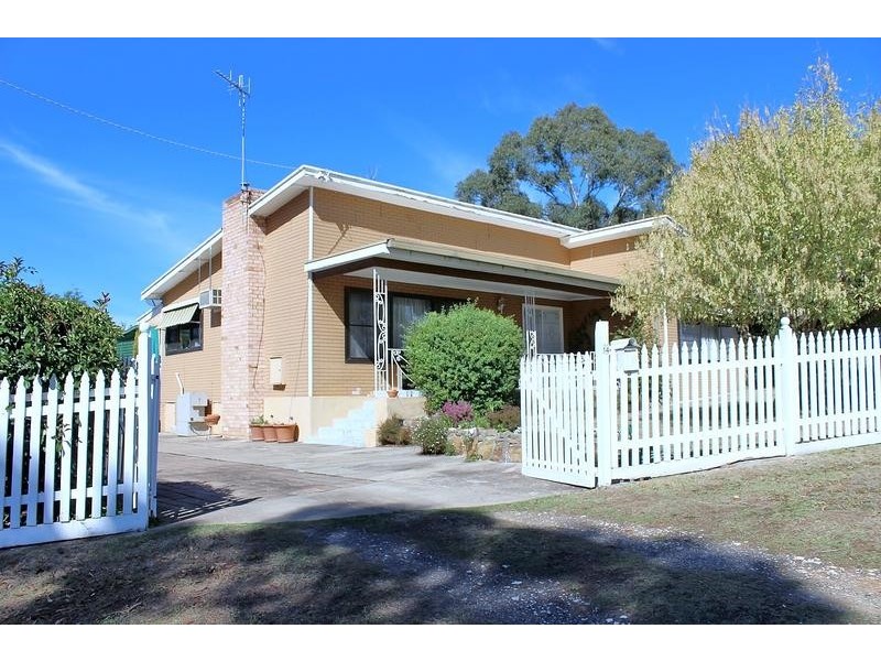 14 Murphy Street, Castlemaine VIC 3450