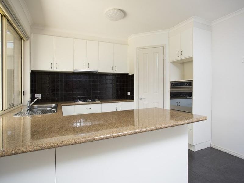 221 B Aspinall Street, Kangaroo Flat VIC 3555