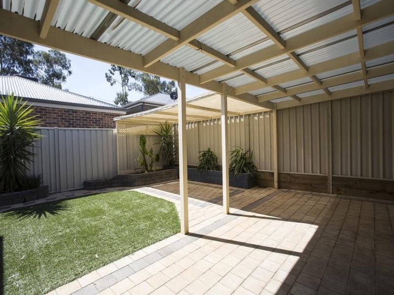 221 B Aspinall Street, Kangaroo Flat VIC 3555