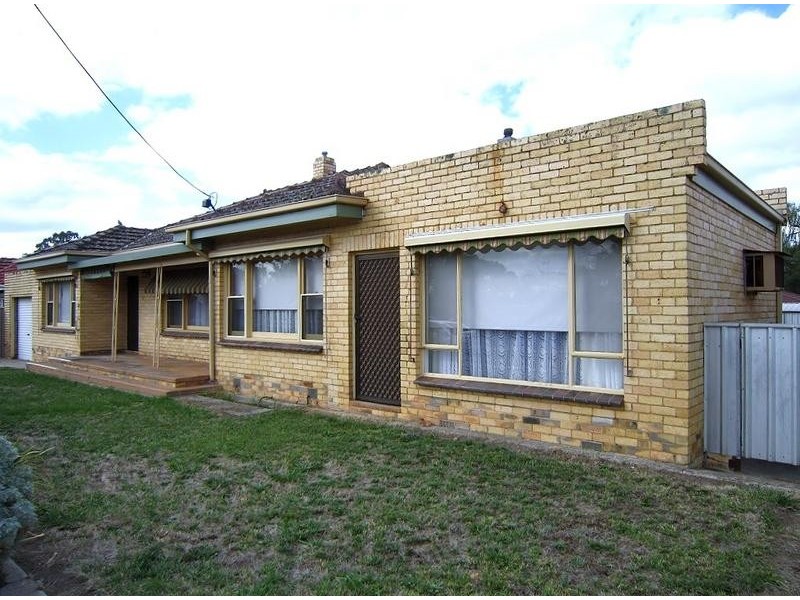 14 Neil Street, Kangaroo Flat VIC 3555