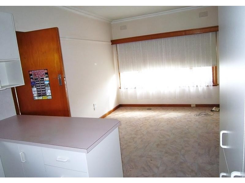 14 Neil Street, Kangaroo Flat VIC 3555