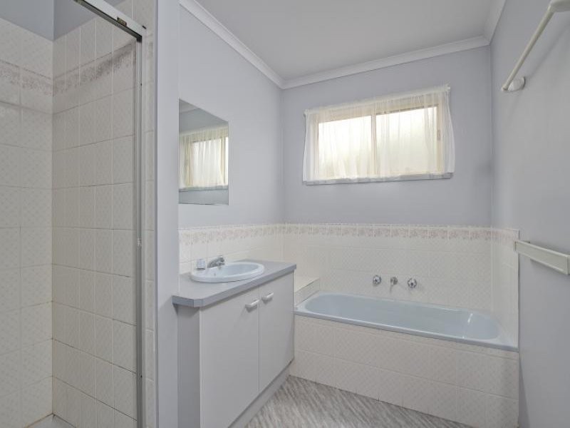 14 Pittaway Street, Kangaroo Flat VIC 3555