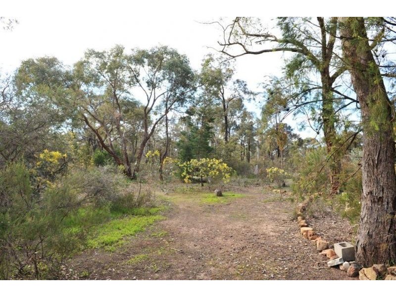 Lockwood Address available on request, Lockwood VIC 3551