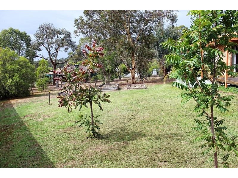 20 Smiths Road, Maiden Gully VIC 3551