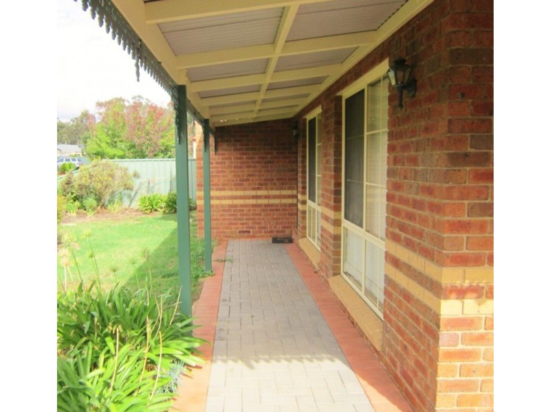 14 Jamison Park Drive, Kangaroo Flat VIC 3555