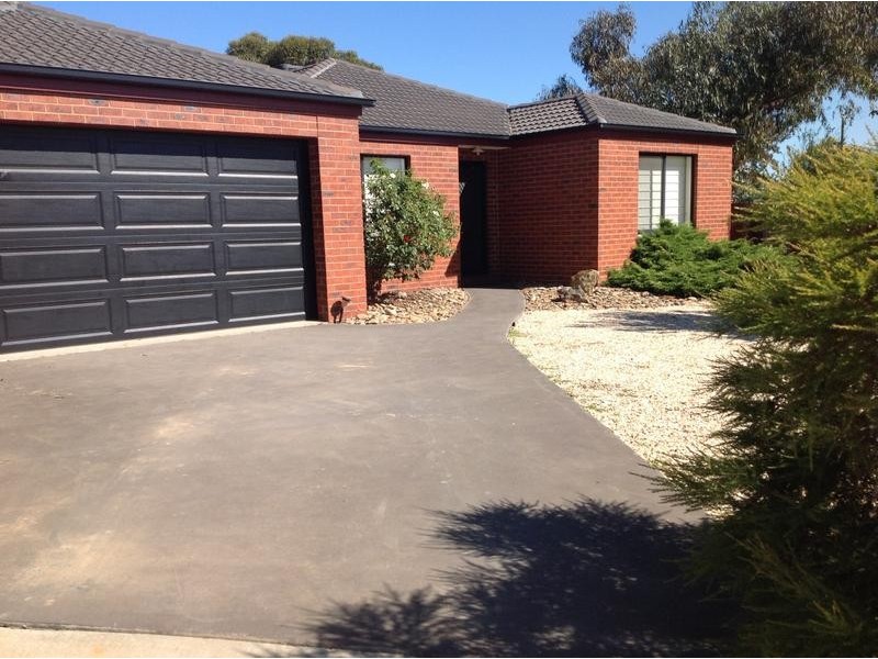 9 Ombana Court, Epsom VIC 3551