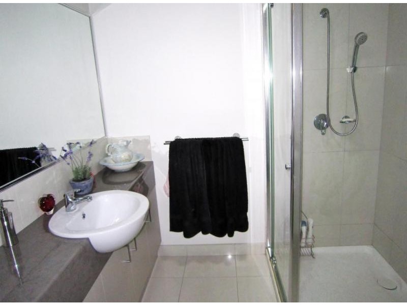 36 Elizabeth Street, Kangaroo Flat VIC 3555