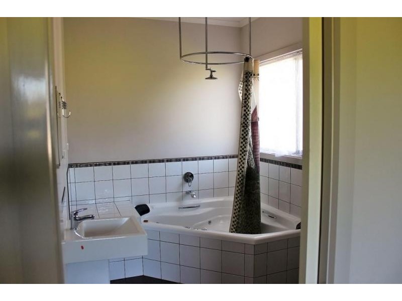 133 High Street, Wedderburn VIC 3518