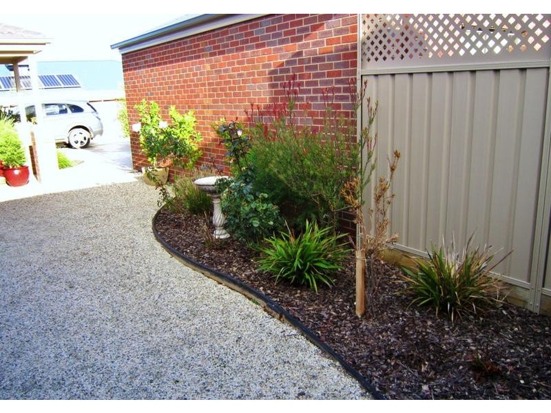 9B Sovereign Gardens, Kangaroo Flat VIC 3555