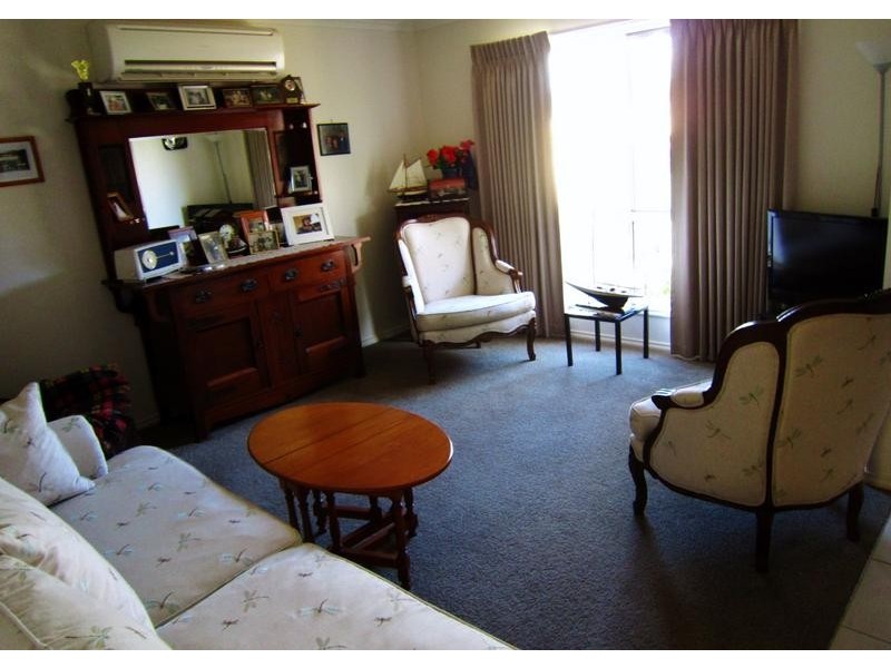 9B Sovereign Gardens, Kangaroo Flat VIC 3555