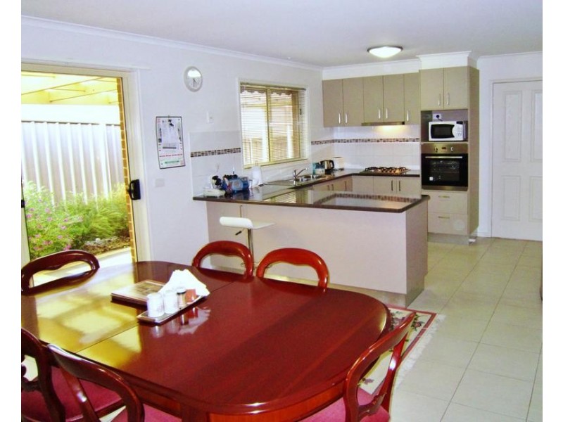 9B Sovereign Gardens, Kangaroo Flat VIC 3555