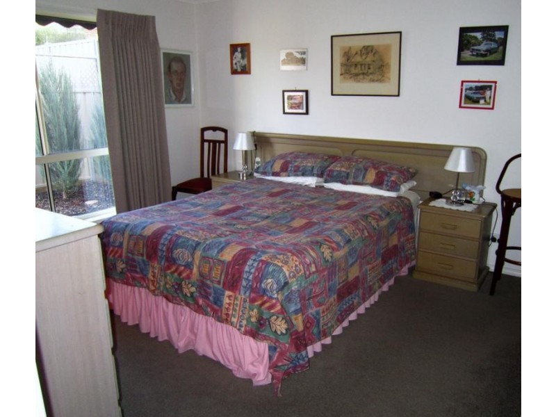 9B Sovereign Gardens, Kangaroo Flat VIC 3555