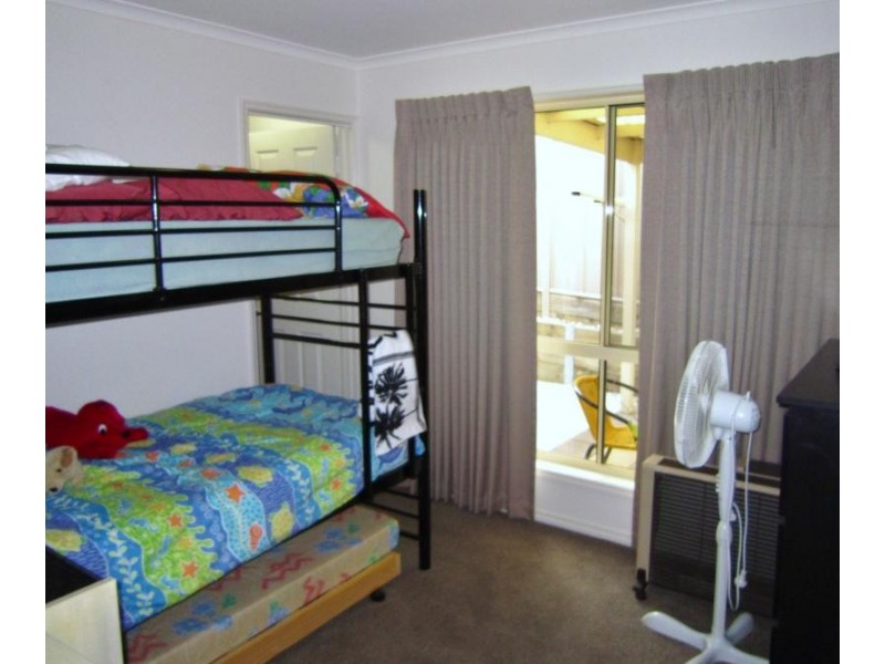 9B Sovereign Gardens, Kangaroo Flat VIC 3555