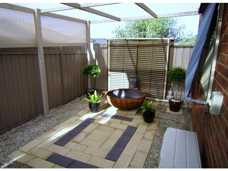 9B Sovereign Gardens, Kangaroo Flat VIC 3555