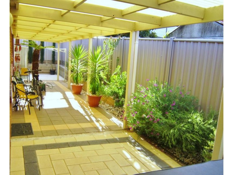 9B Sovereign Gardens, Kangaroo Flat VIC 3555