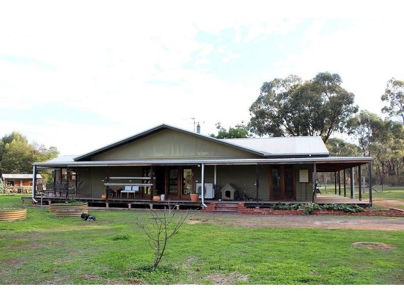 100 Millers Flat Road, Whipstick VIC 3556