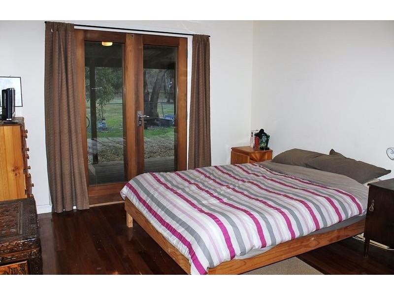 100 Millers Flat Road, Whipstick VIC 3556