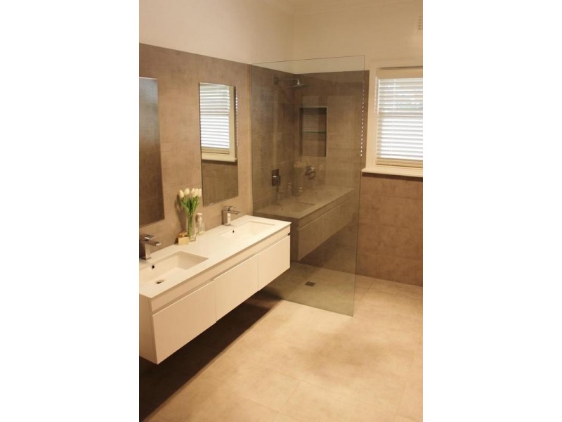 141 Gladstone Street, Quarry Hill VIC 3550