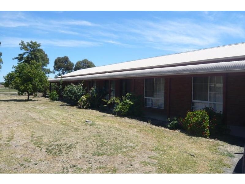 353 station, Epsom VIC 3551