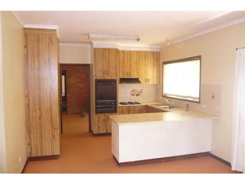 353 station, Epsom VIC 3551